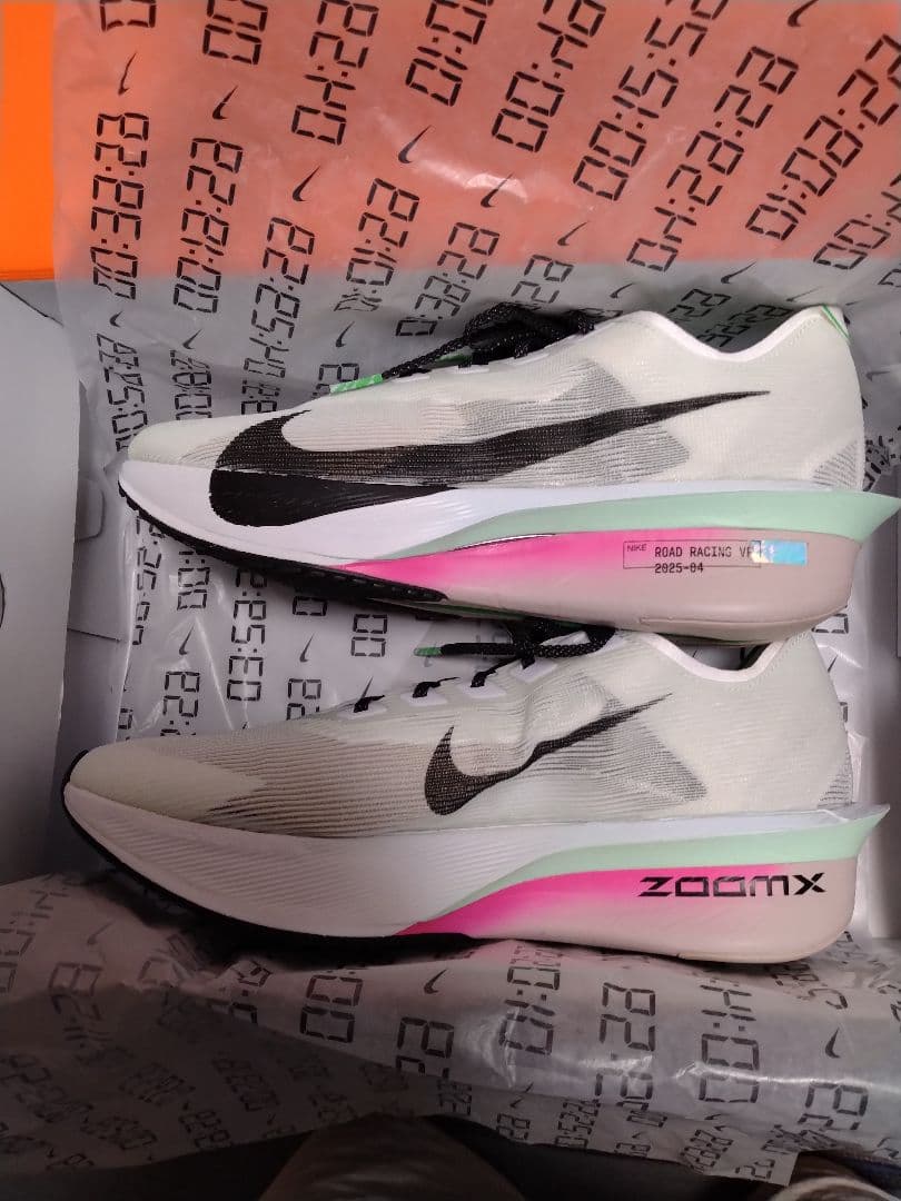 コ*ロ様 ナイキ NIKE ズームX ヴェイパーフライネクスト%4　27.0cm
