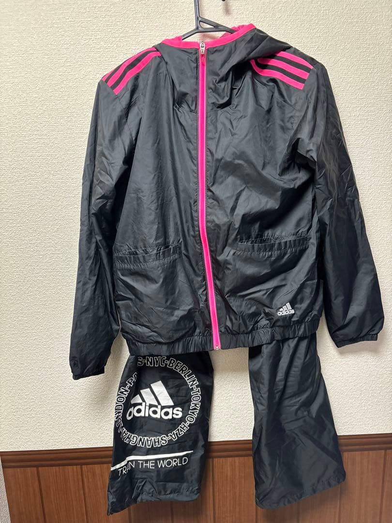 adidas ジャージ セットアップ