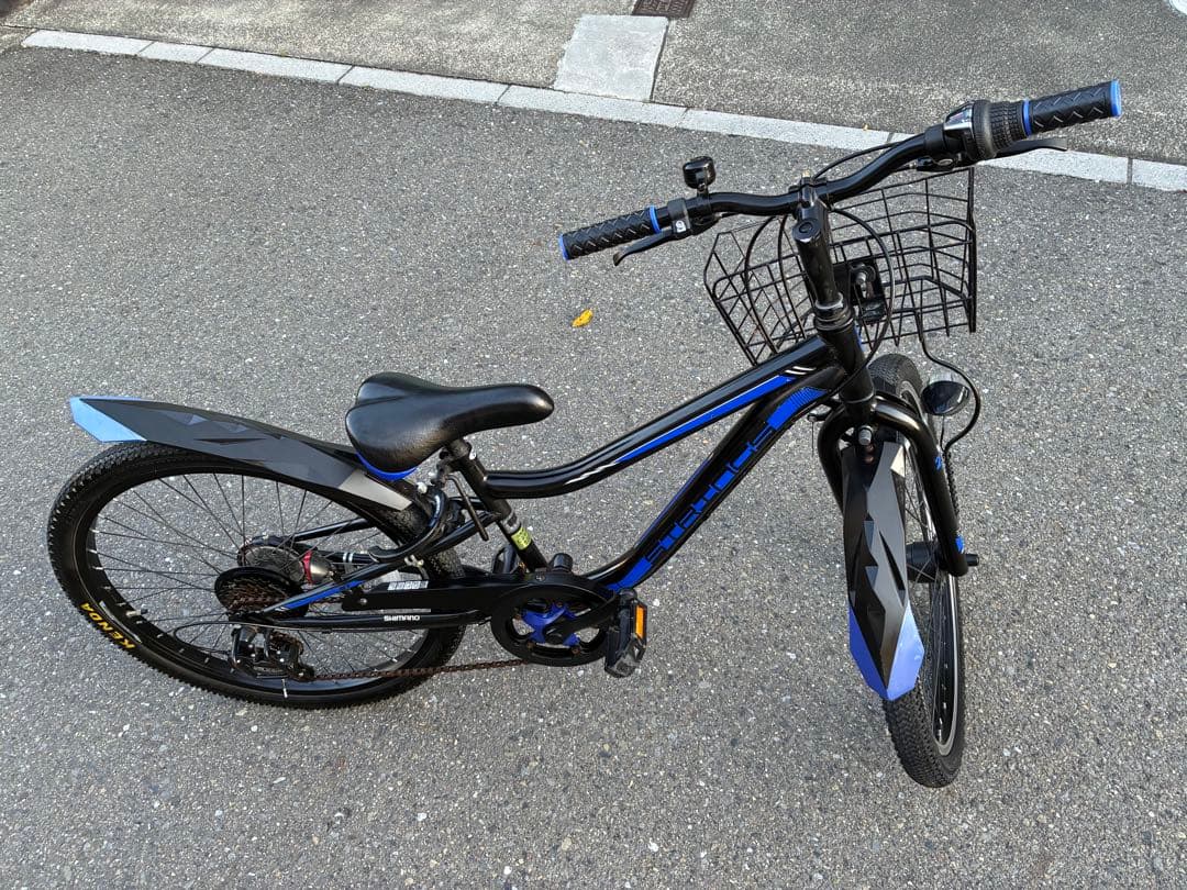 24インチ　子供用自転車 ブラックとブルー