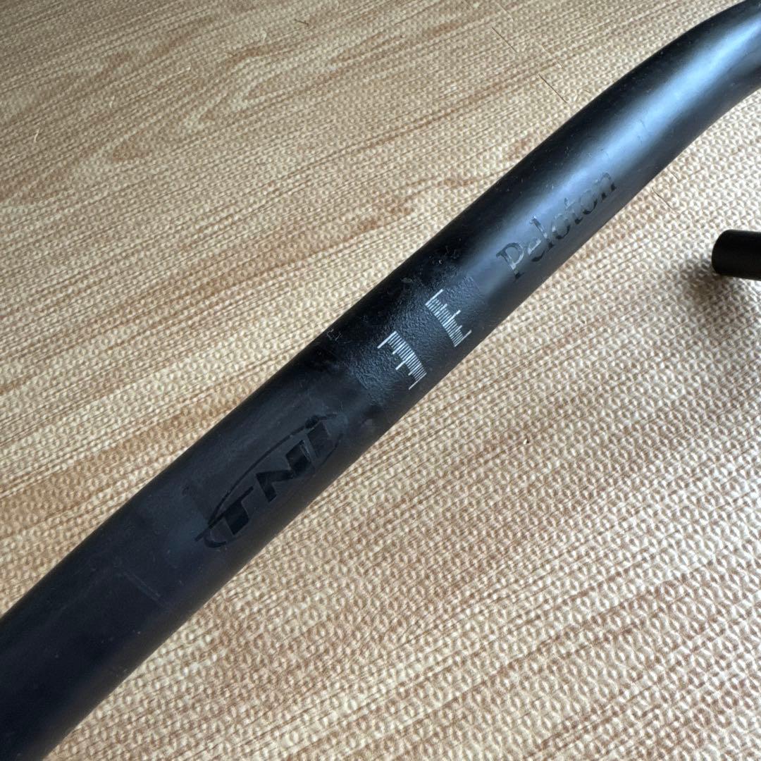 TNI PELOTON カーボンハンドル　サイズ400