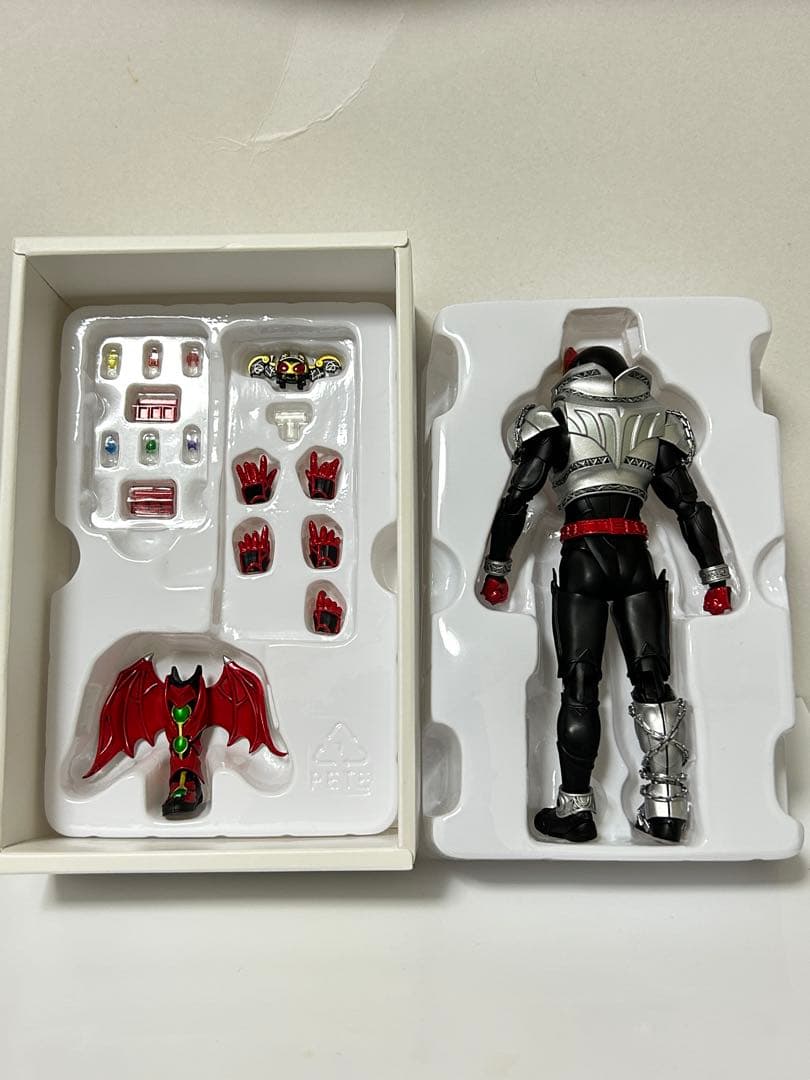 S.H.Figuarts(真骨彫製法) 仮面ライダーキバ キバフォーム