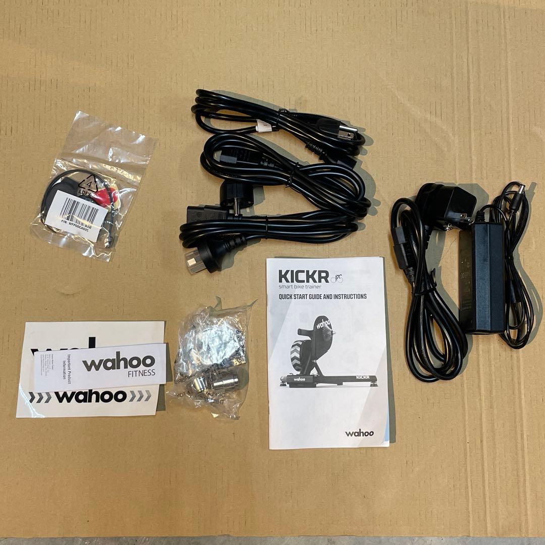 wahoo KICKR V4 スマートバイクトレーナー + AXIS FEET