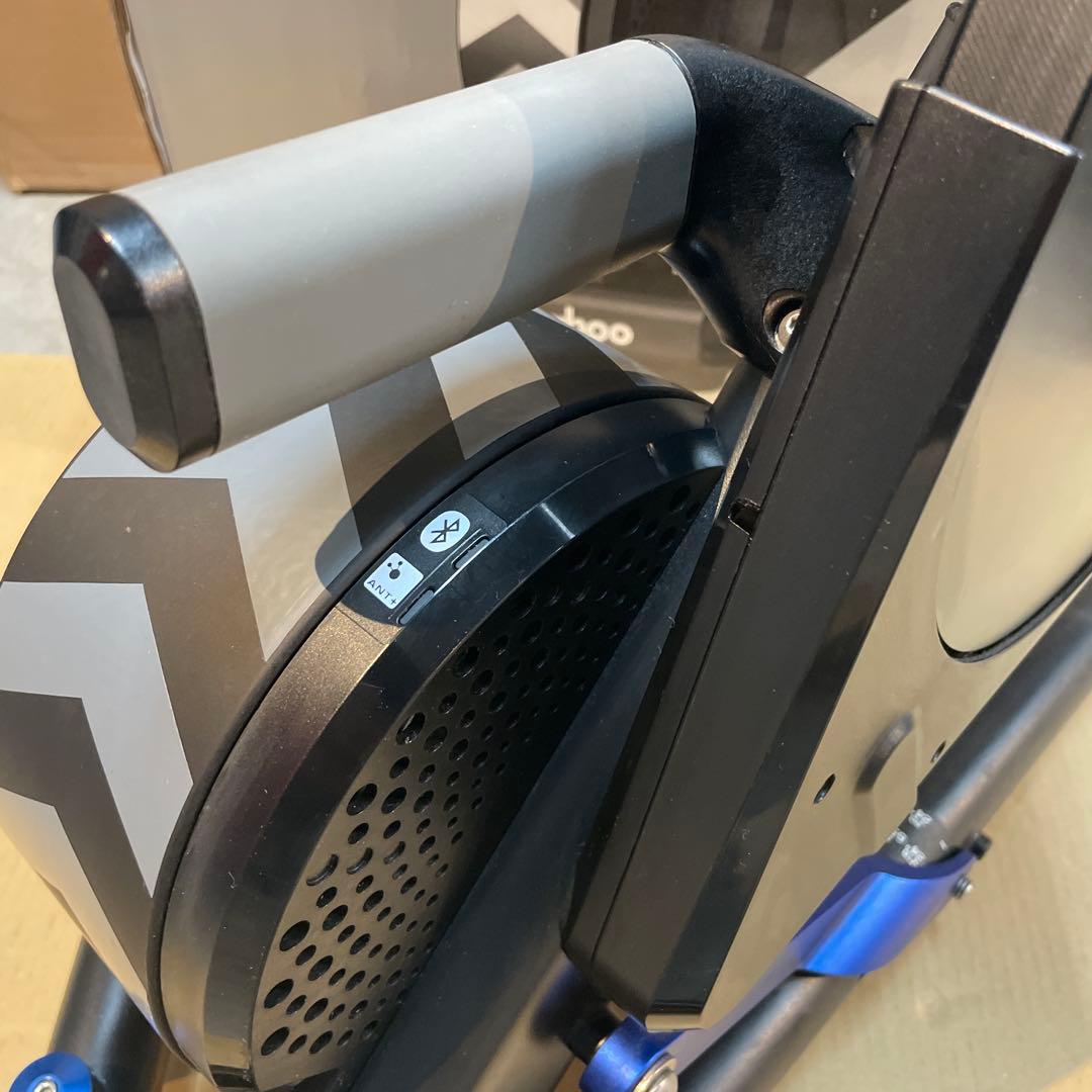 wahoo KICKR V4 スマートバイクトレーナー + AXIS FEET