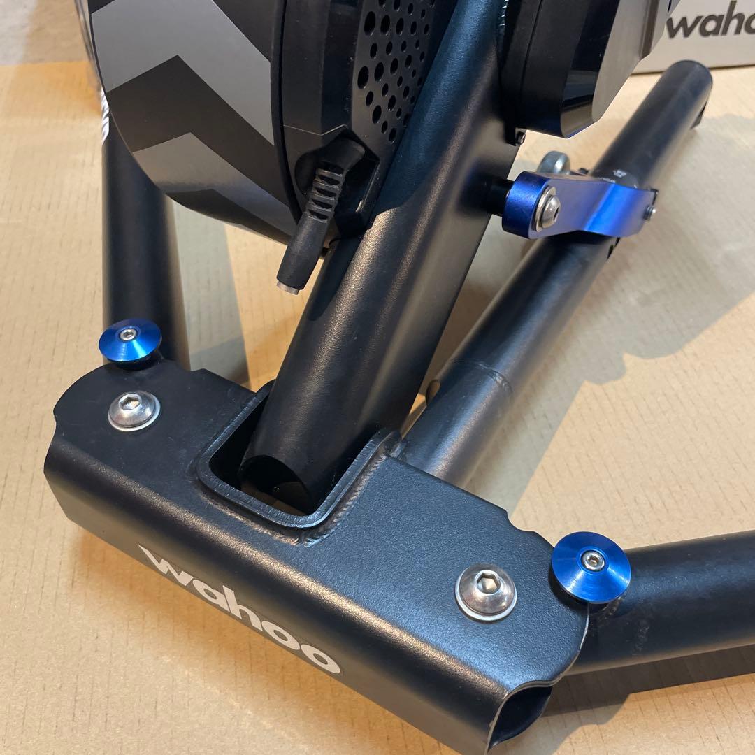 wahoo KICKR V4 スマートバイクトレーナー + AXIS FEET
