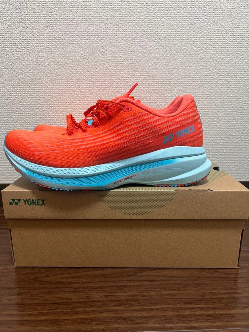 YONEX カーボンクルーズSR 27.0cm タイガーリリー