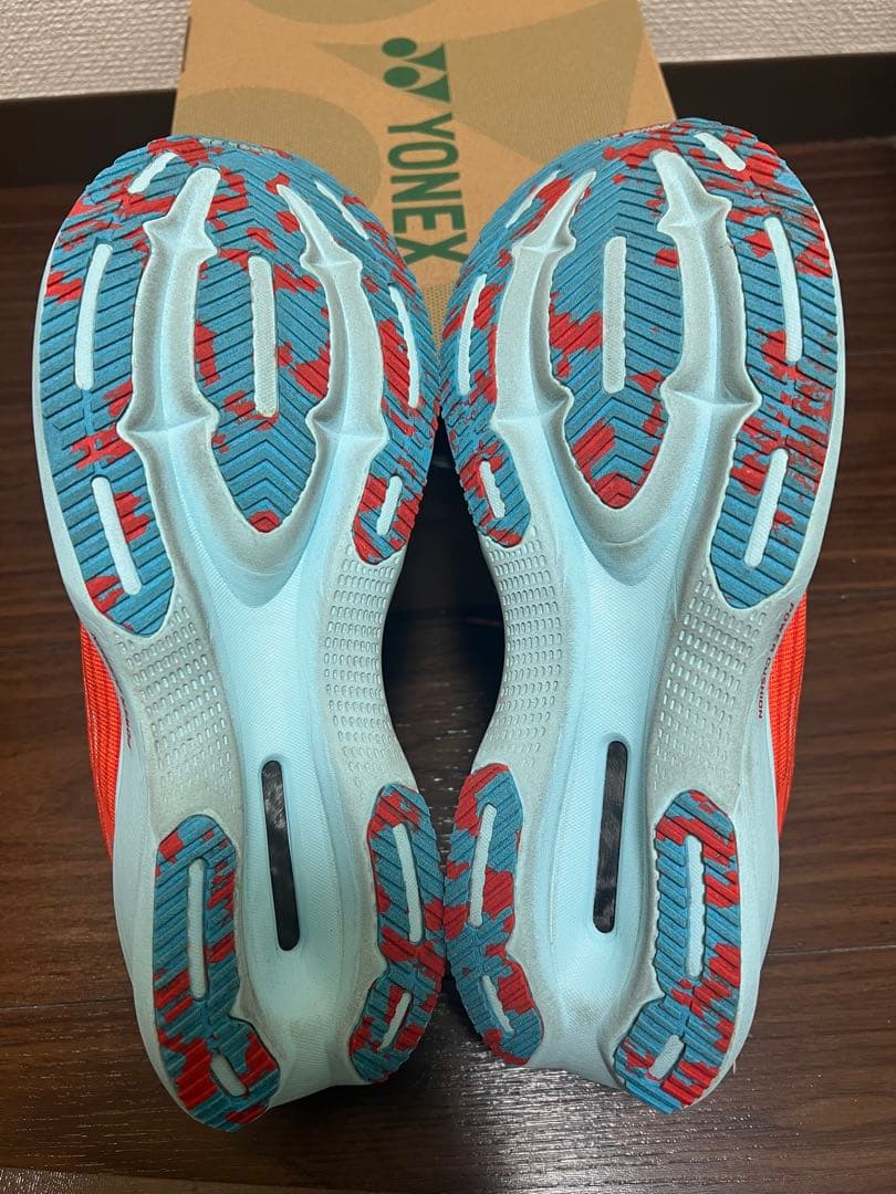 YONEX カーボンクルーズSR 27.0cm タイガーリリー