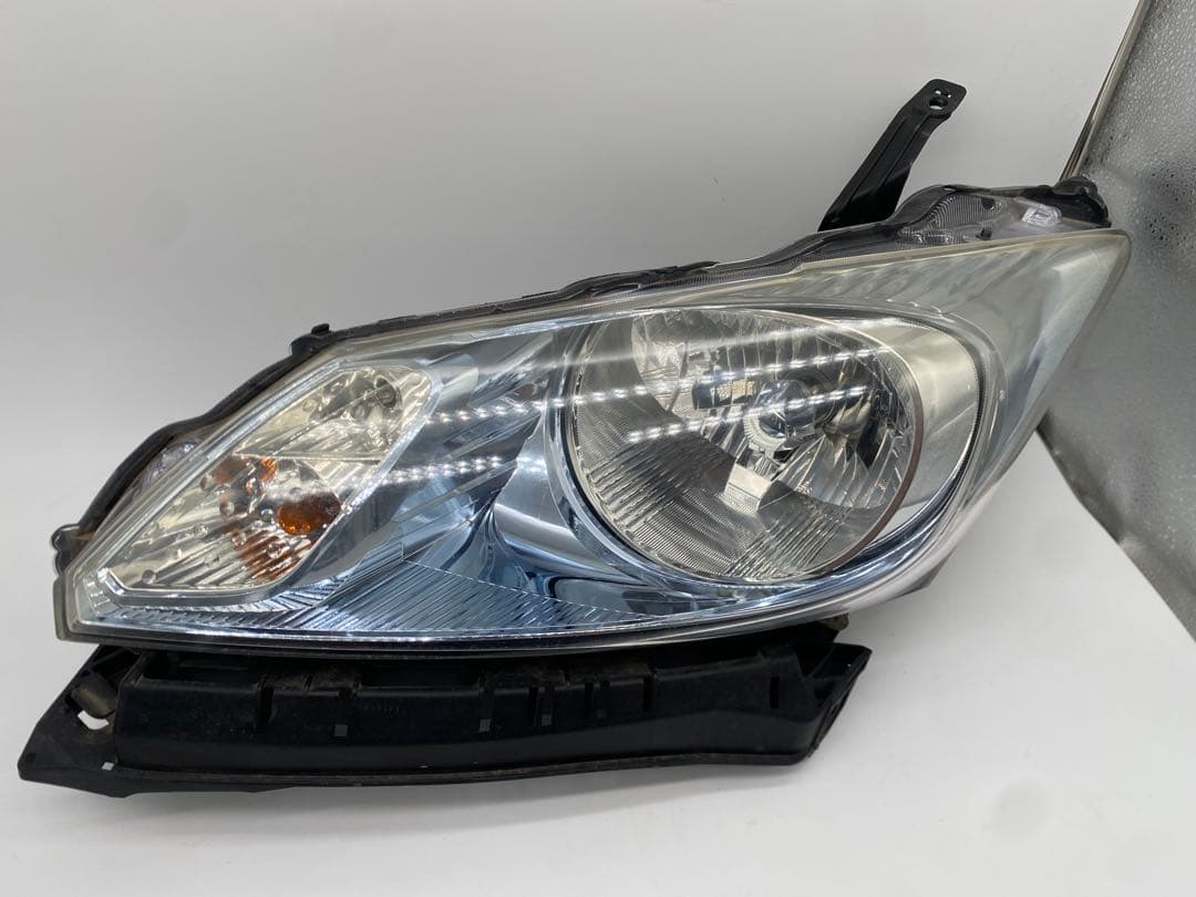 ホンダ フリード GB3 GP3 純正ヘッドライト 左右 HID バラスト付