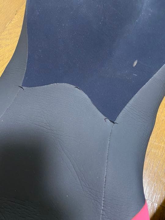 セミドライウエットスーツ