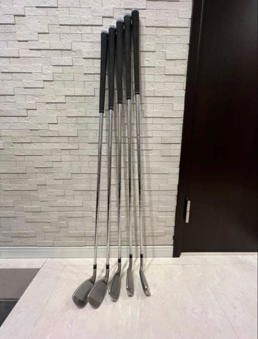 TaylorMade SIM2MAX アイアンセット、5本組