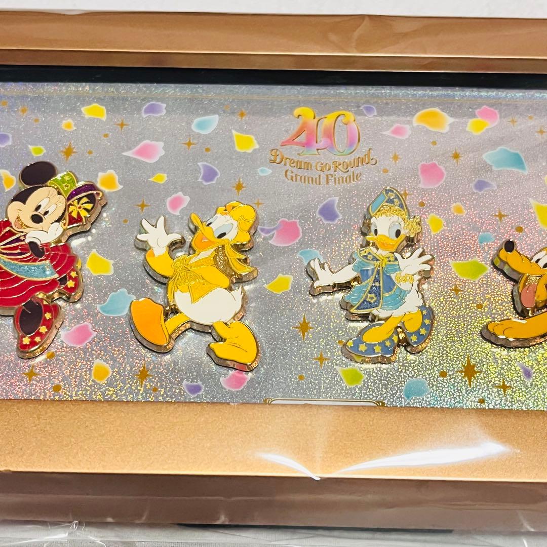 ディズニー　40周年　グランドフィナーレ　ピンバッジ　セット　額入り