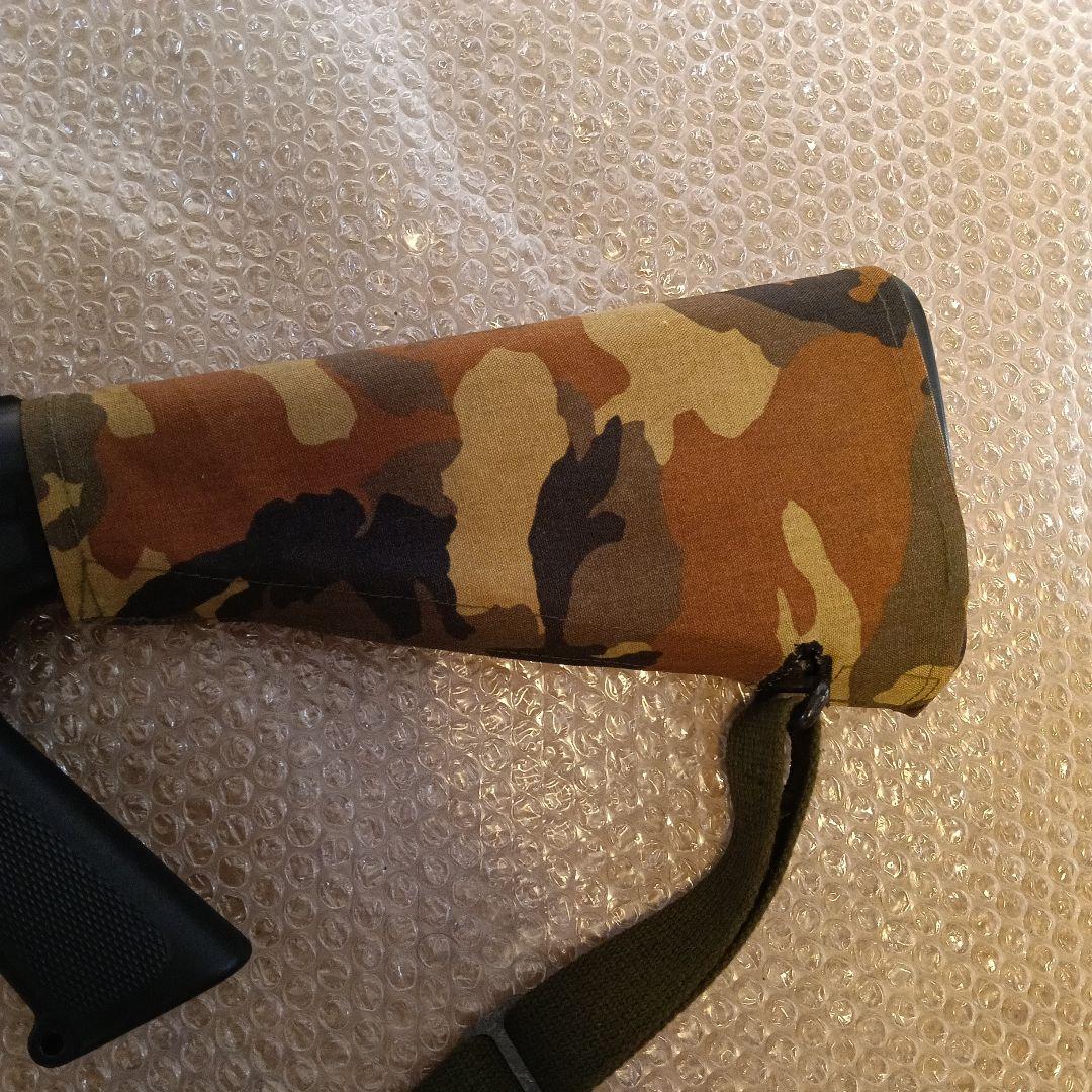 ・M16ーＡ1 (銃口は塞がれています、モデルガン)　・コクサイ製