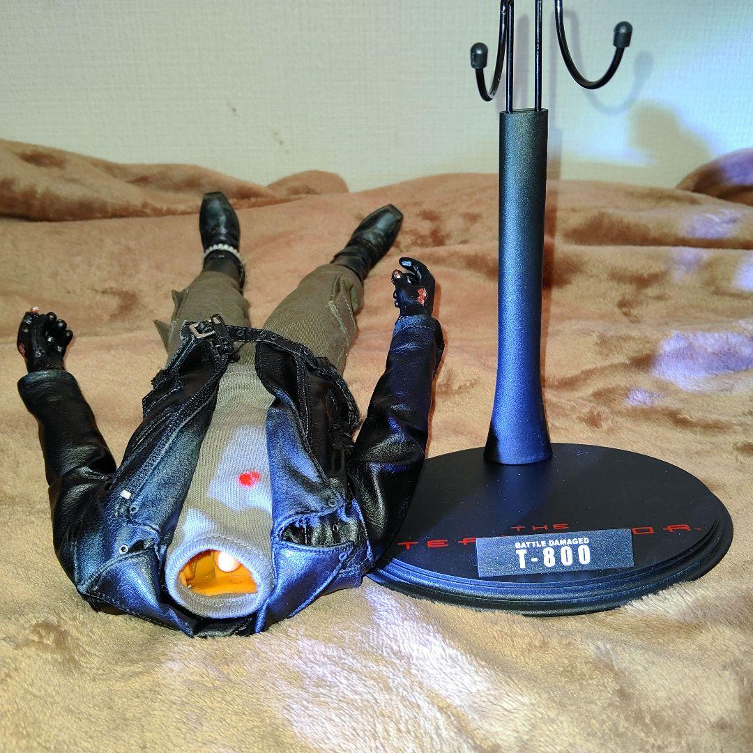 HOTToys社製1/6[T-800ヘッド無し衣装付き 素体＆専用スタンド付]