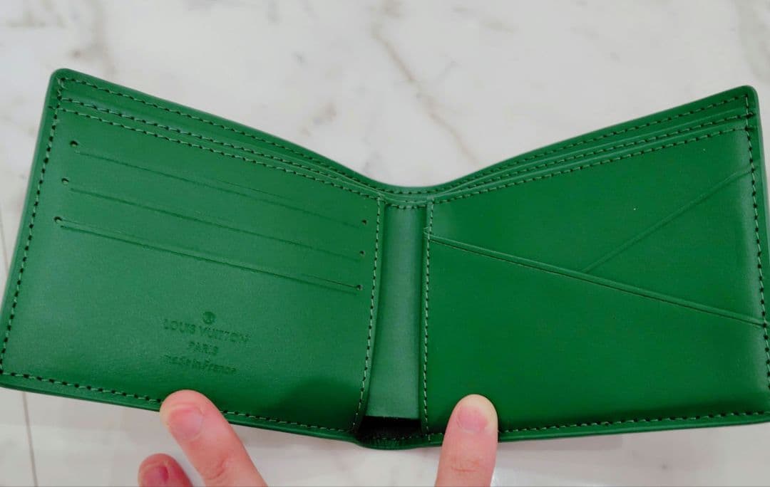 二つ折り財布☆グリーン☆LOUISVUITTON☆ノベルティ☆金運カラー