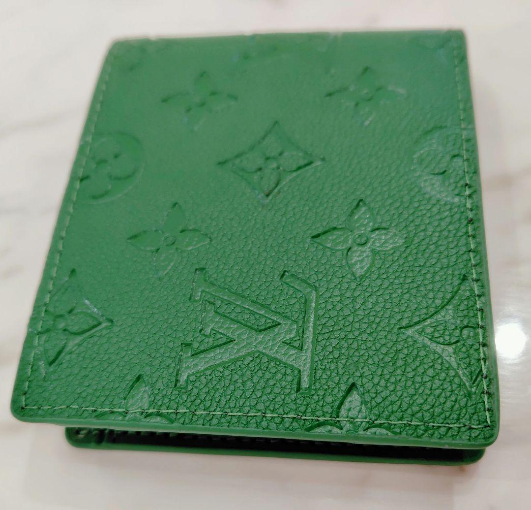 二つ折り財布☆グリーン☆LOUISVUITTON☆ノベルティ☆金運カラー