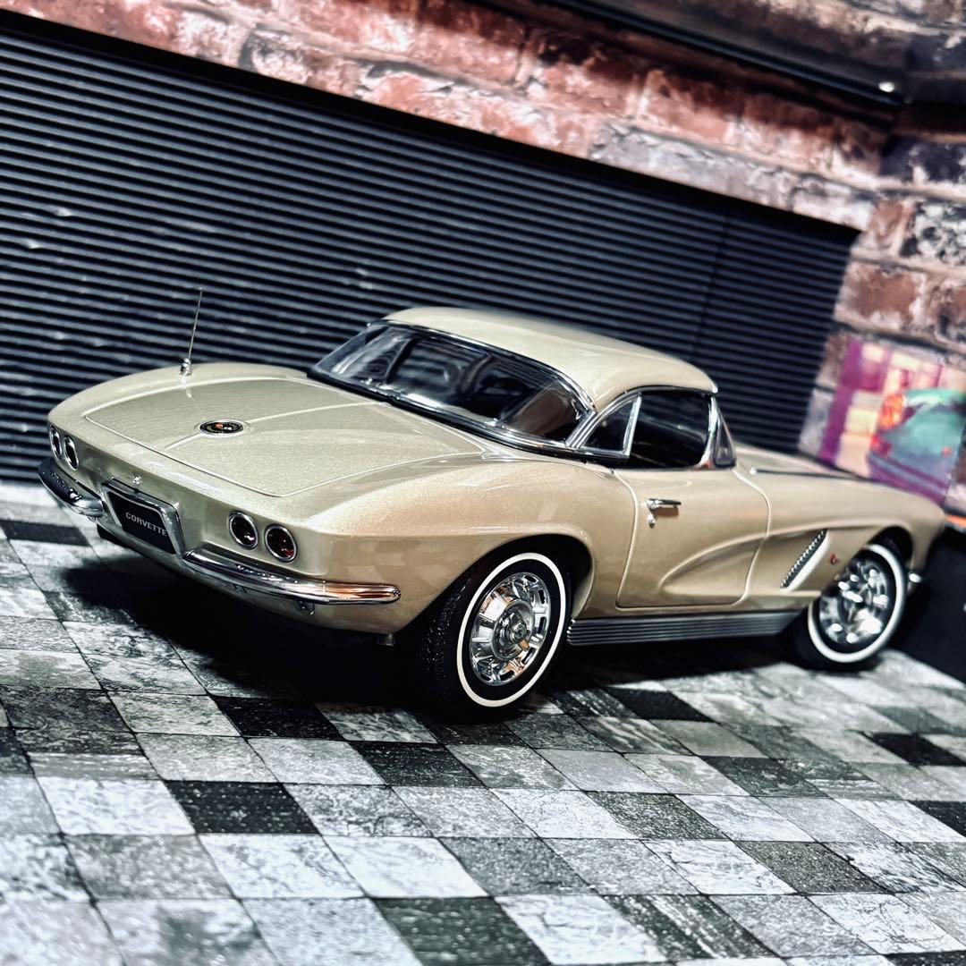 1/18 AUTOart シボレー コルベット 1962 ハーベストゴールド