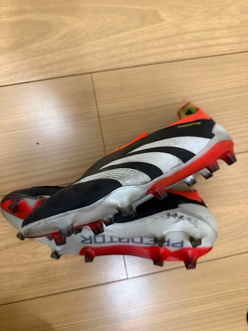 ブ*ン様 プレデター ELITE LL FG / 天然芝用