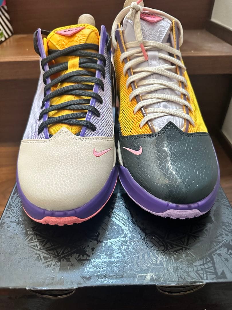 シューズ(男性用) NIKE LEBRON 19 low