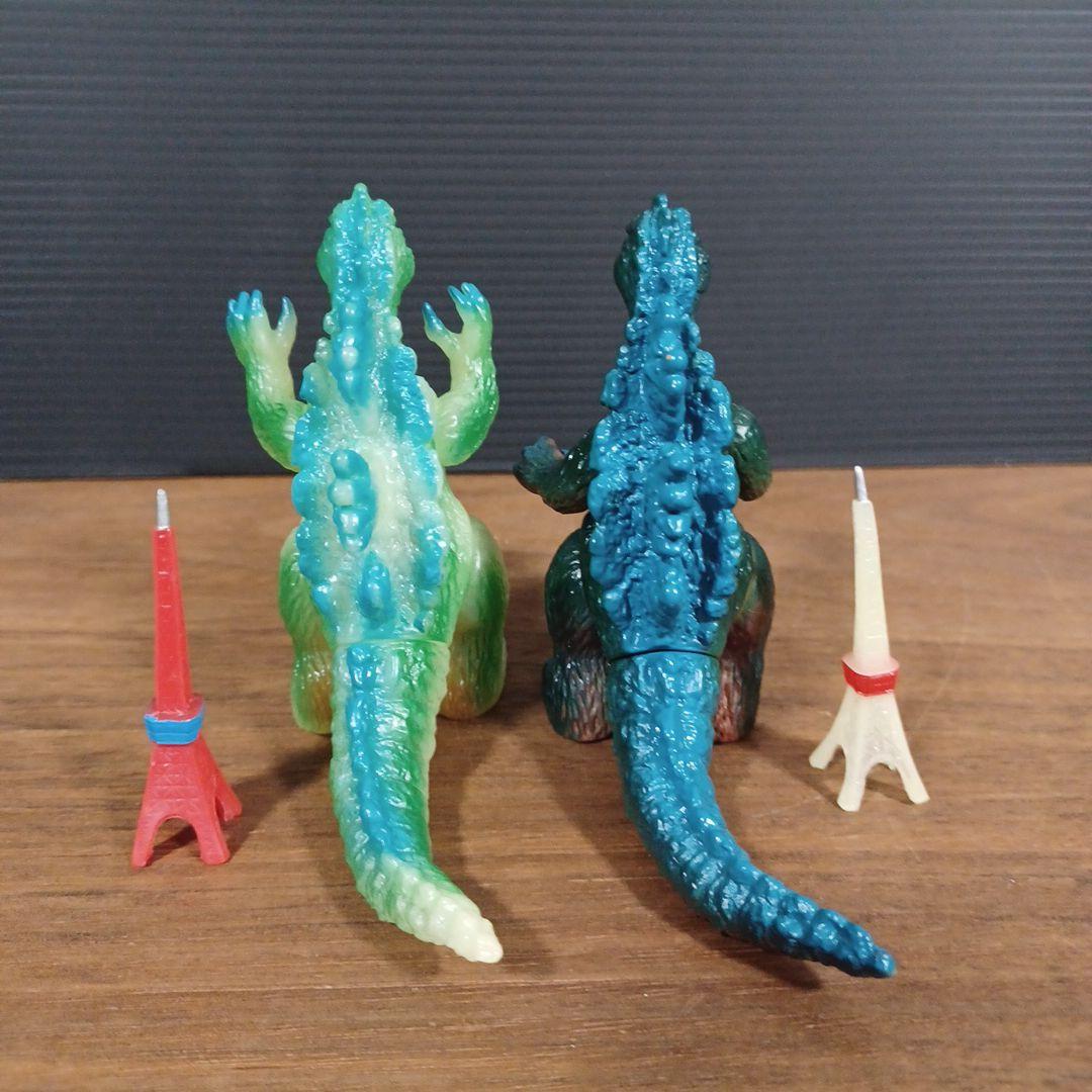 当時物　特撮大百科　ブルマァク伝説シリーズ　ゴジラ＆東京タワー付き2体セット