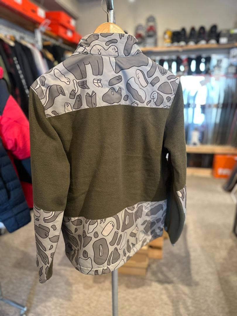 AIRBLASTER フリース　 女性用　XＳサイズ　新品展示品