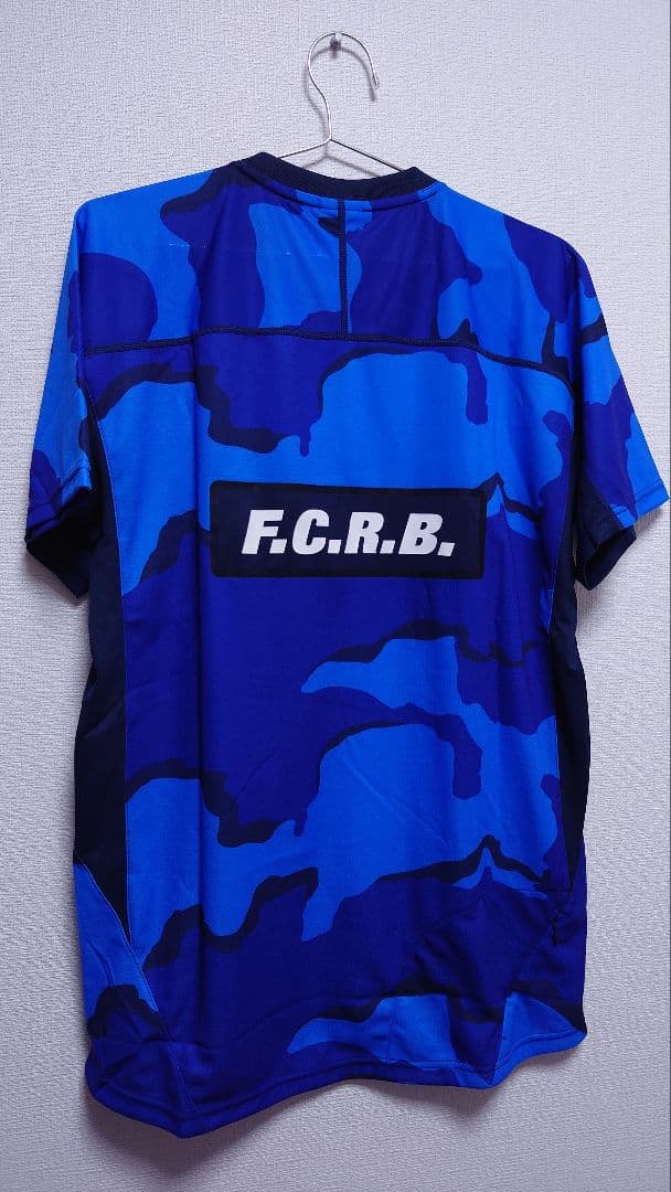 新品未使用　定価　18000円　F.C.Real Bristol 半袖 カモフラ