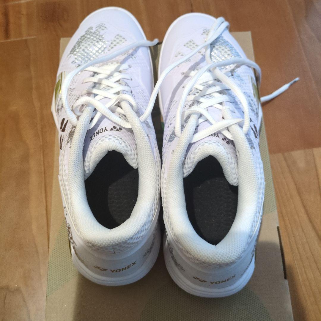 YONEX バドミントンシューズ SHBEL3M 26.0cm ホワイトゴールド
