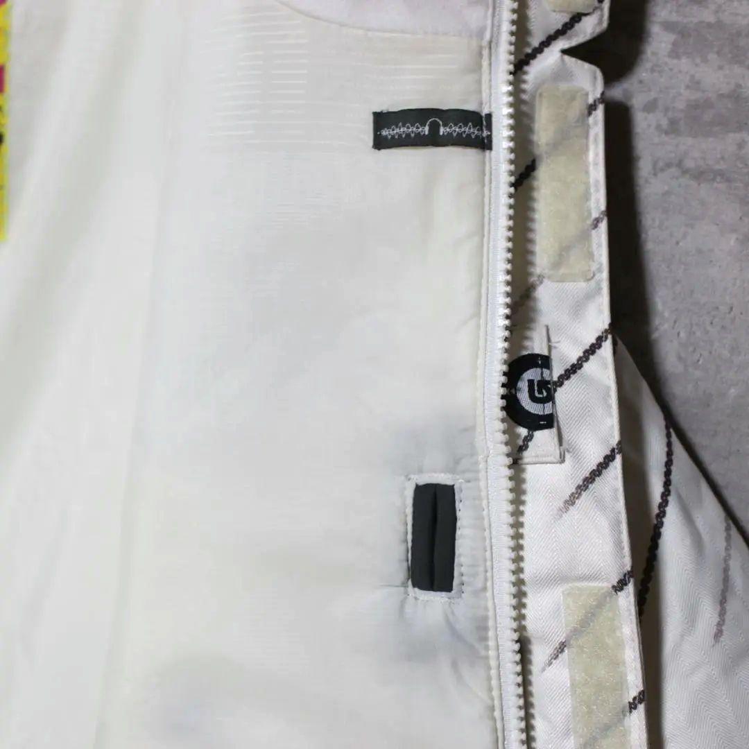 【極美品 極暖 中綿入り】高撥水【L】BURTON スノーダウンジャケット
