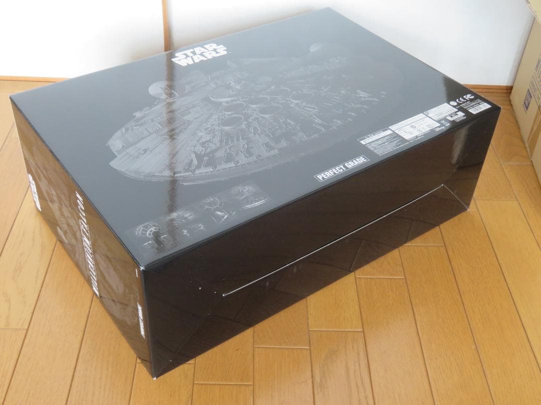 【期間限定特価・美品】プレミアムバンダイ版PG 1/72 ミレニアム・ファルコン