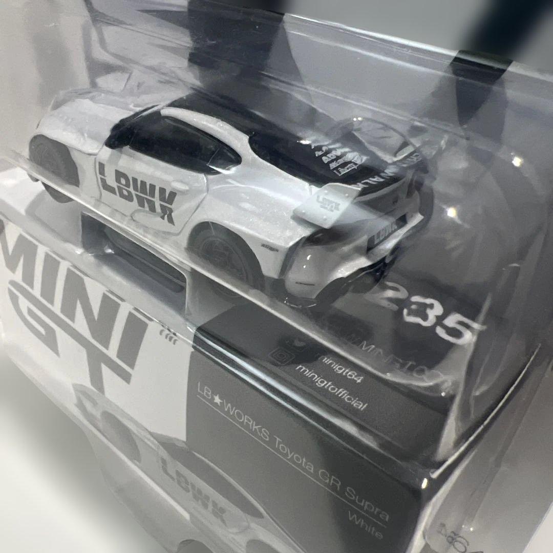 MINIGT LBWKトヨタ GR スープラ ホワイト ブラック