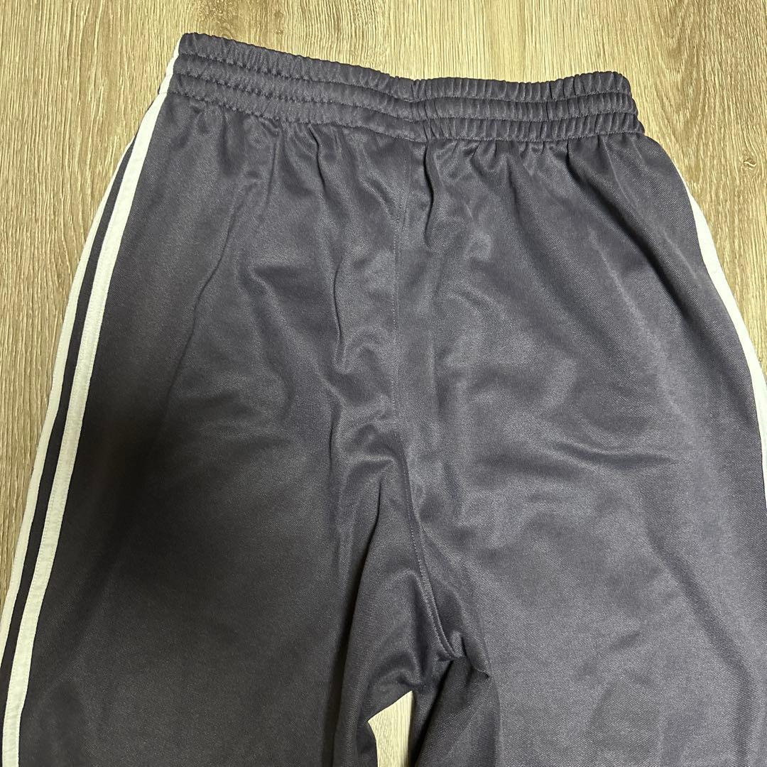adidas バギーフィットファイヤーバードトラックパンツ
