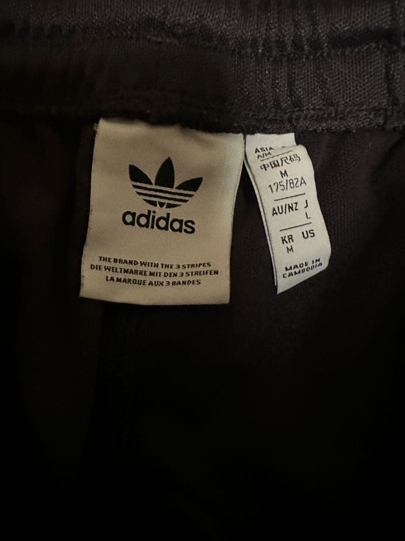 adidas バギーフィットファイヤーバードトラックパンツ