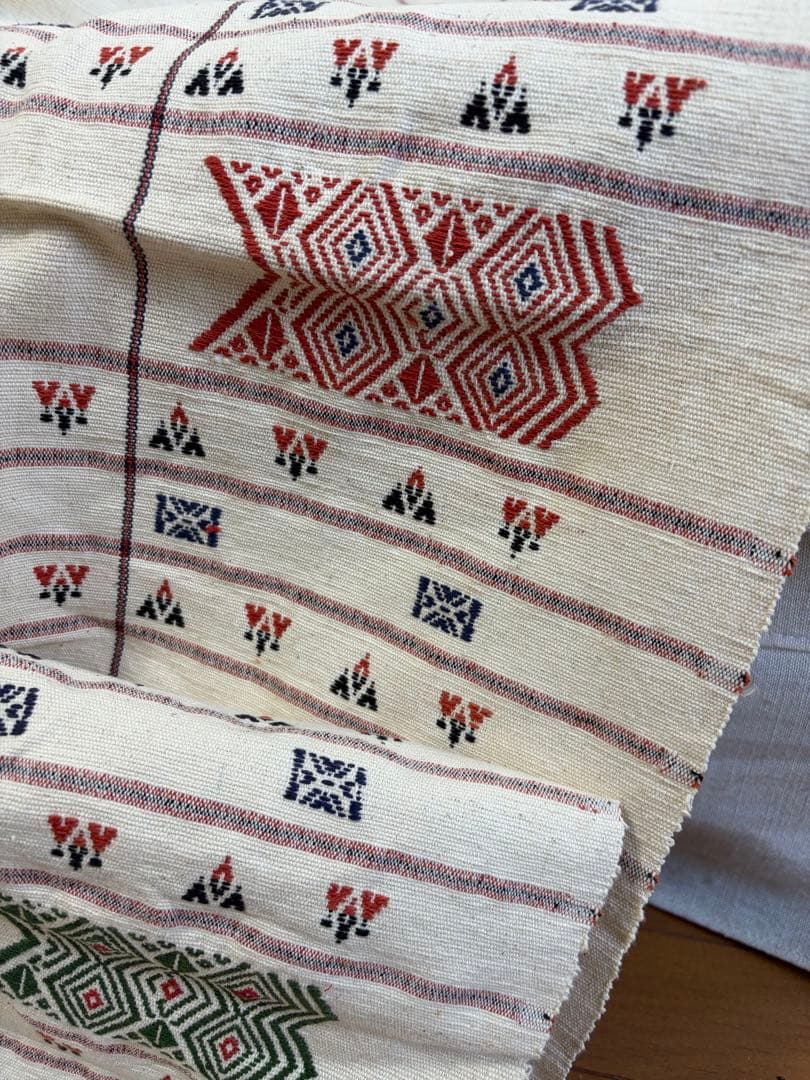 刺繍テーブルクロス