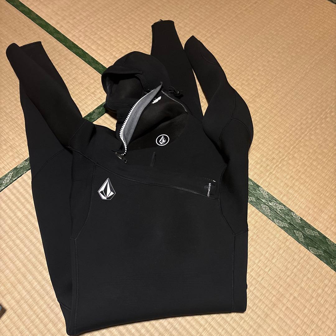 VOLCOM フルスーツ サイズLフードジッパー付き