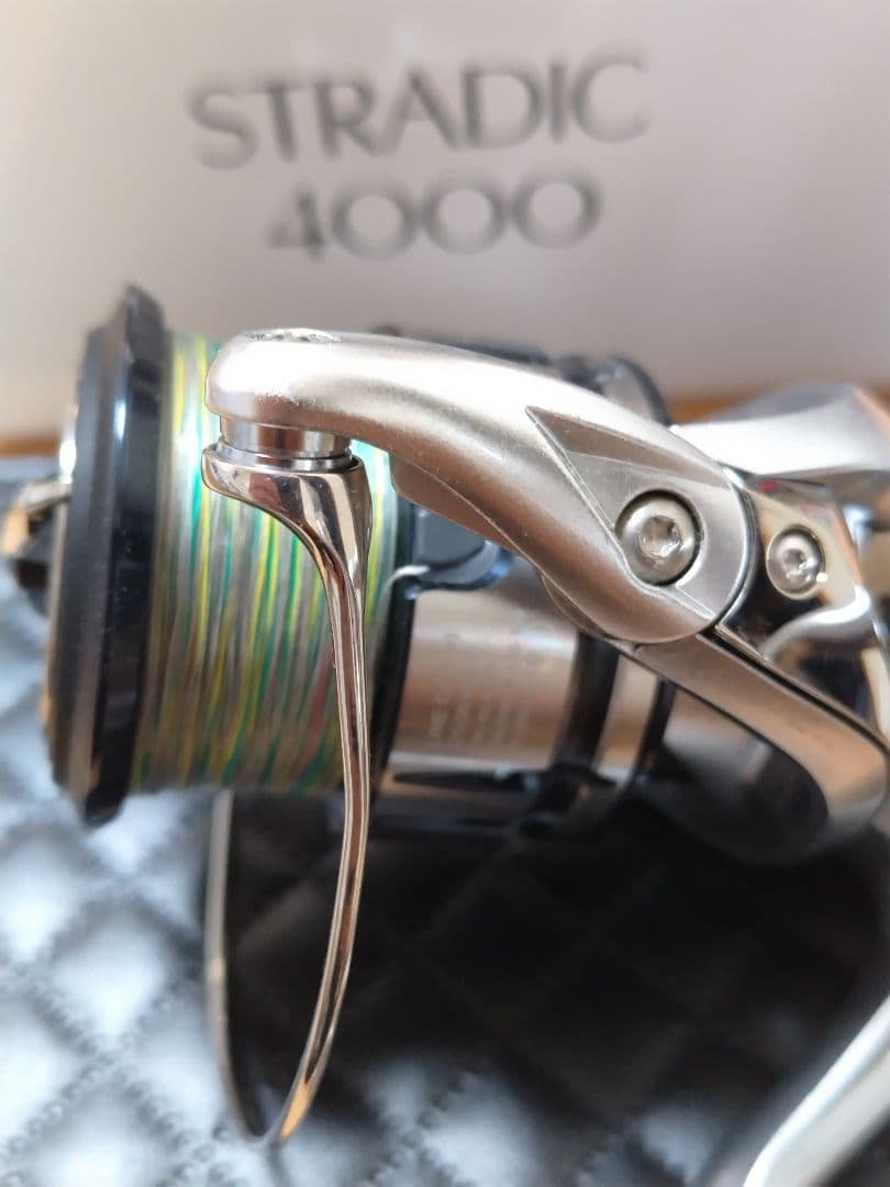 リール 19 STRADIC 4000