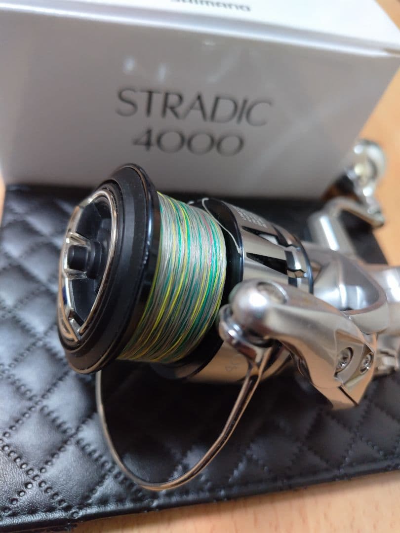 リール 19 STRADIC 4000