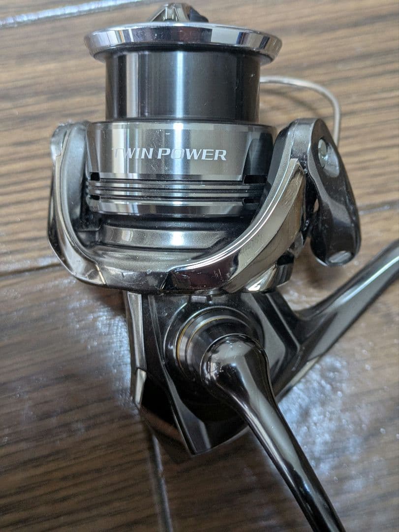24 TWIN POWER C2500XG シマノ shimano