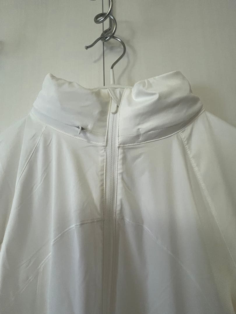 【超美品】ルルレモン　Lululemon ホワイト　白　ジャケット　シャカシャカ