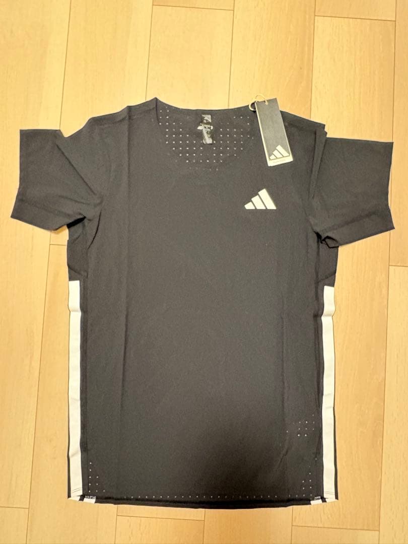 アディゼロ　ランニングTシャツ　新品・未使用　サイズM
