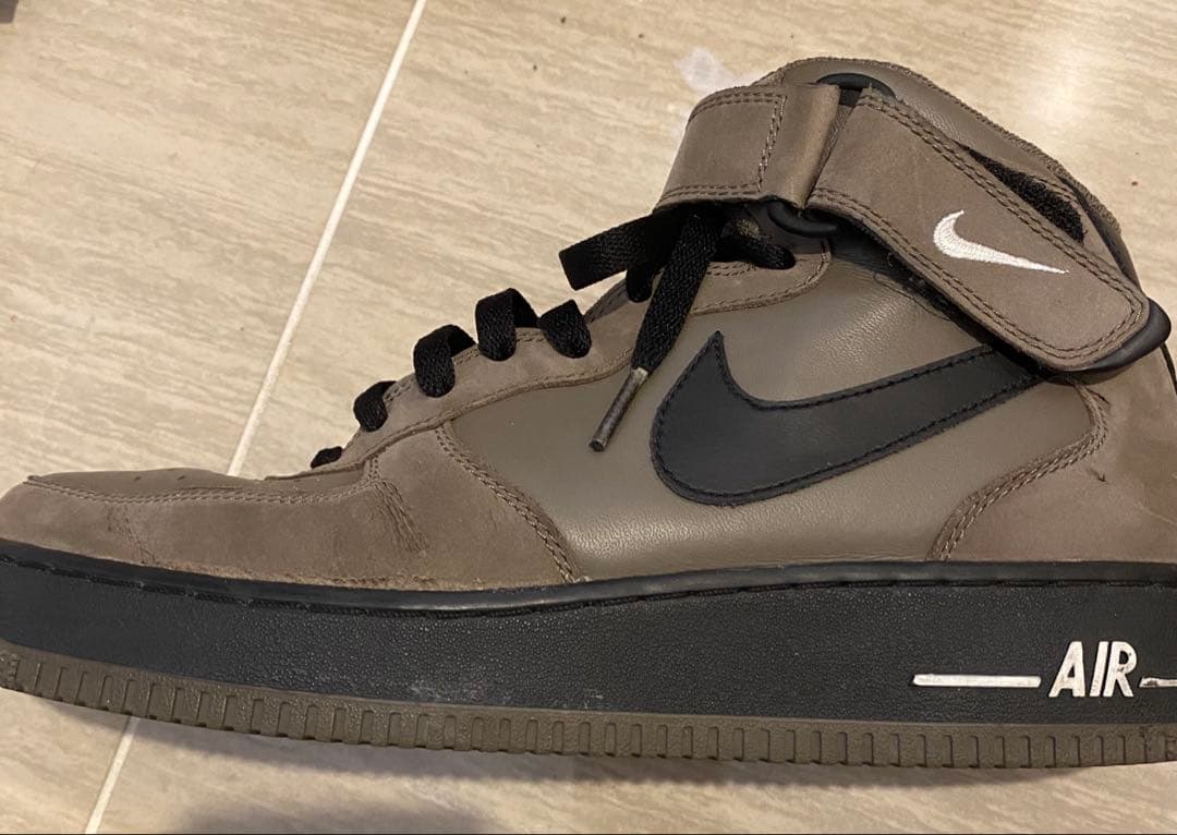 Nike Air Force 1 グレー ハイカットシューズ