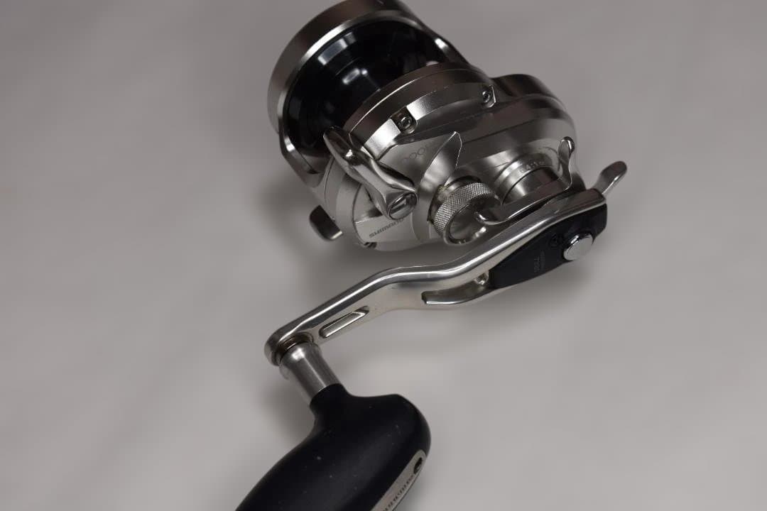 良品 シマノ 17 オシアジガー 1000HG 右ハンドル