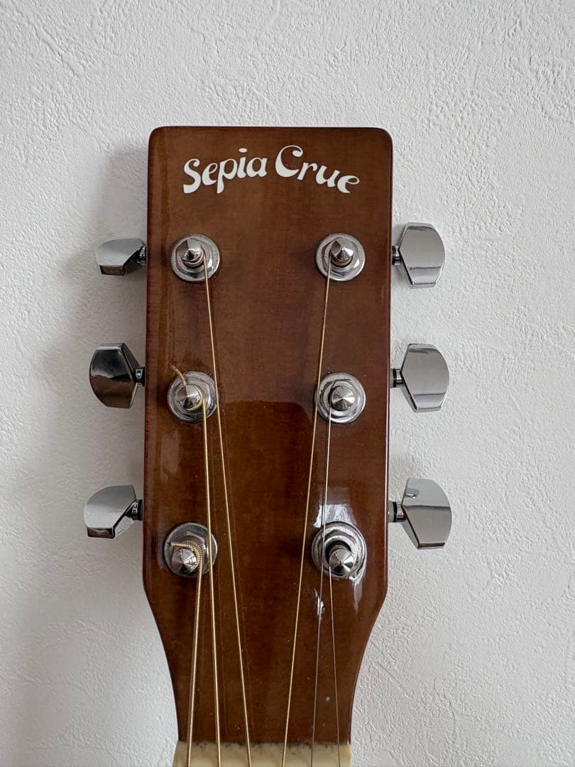 Sepia Crue アコースティックギター ステッカーアート
