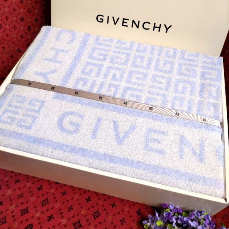 新品　ジバンシータオルケットGIVENCHY　エレガント薄紫パープル　レア検品済