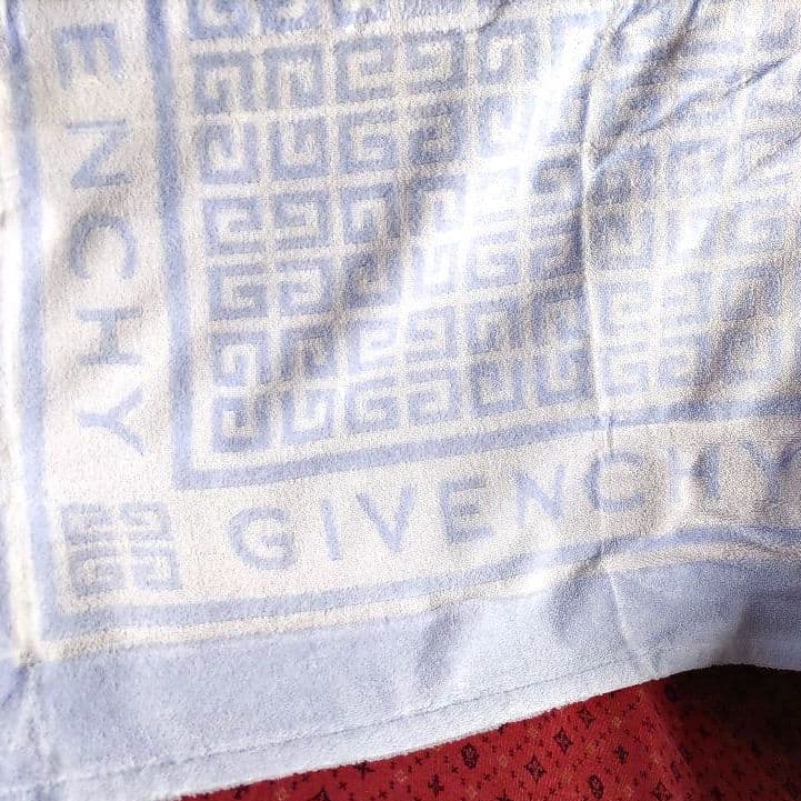新品　ジバンシータオルケットGIVENCHY　エレガント薄紫パープル　レア検品済