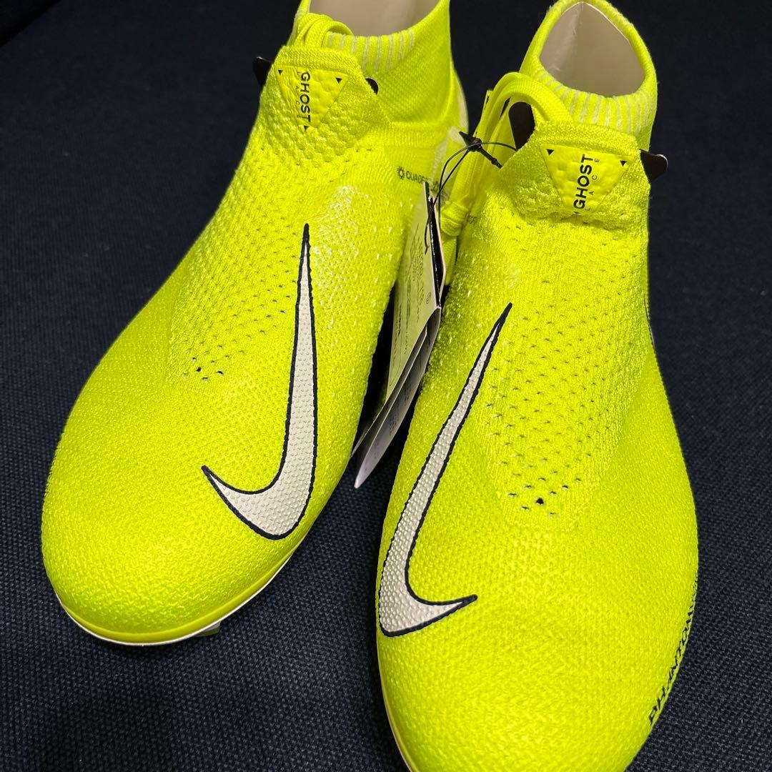 4/8のみこの価格　NIKE ファントムビジョン　DF FG 24.0