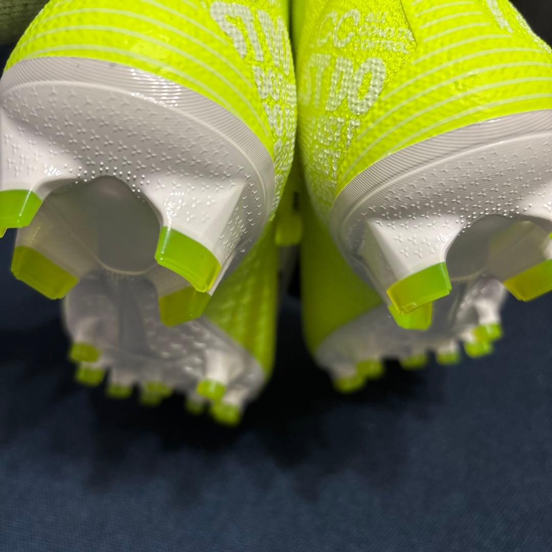 4/8のみこの価格　NIKE ファントムビジョン　DF FG 24.0