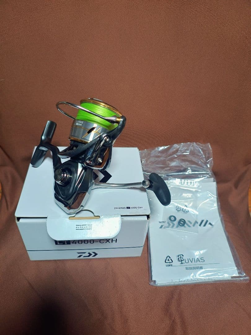 ほぼ新品　ダイワ　20ルビアス　LUVIAS LT4000CXH