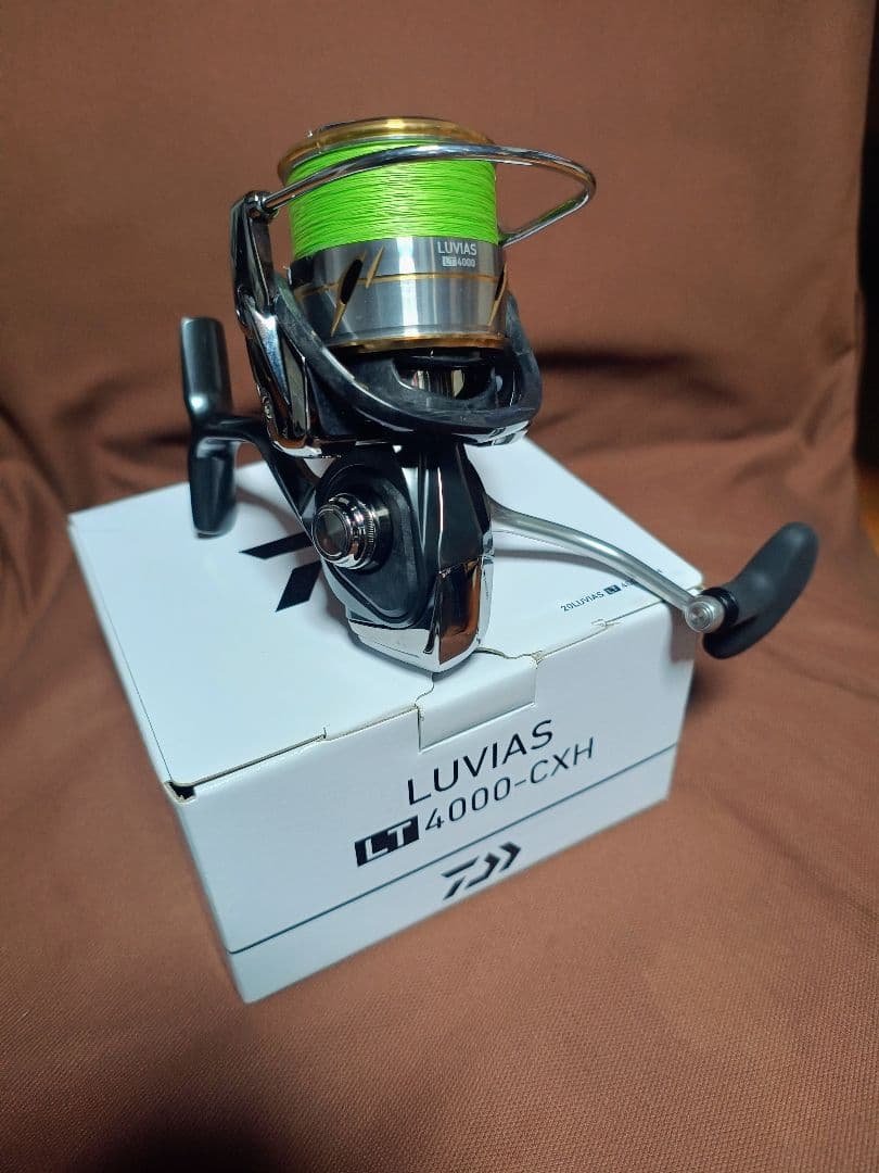 ほぼ新品　ダイワ　20ルビアス　LUVIAS LT4000CXH