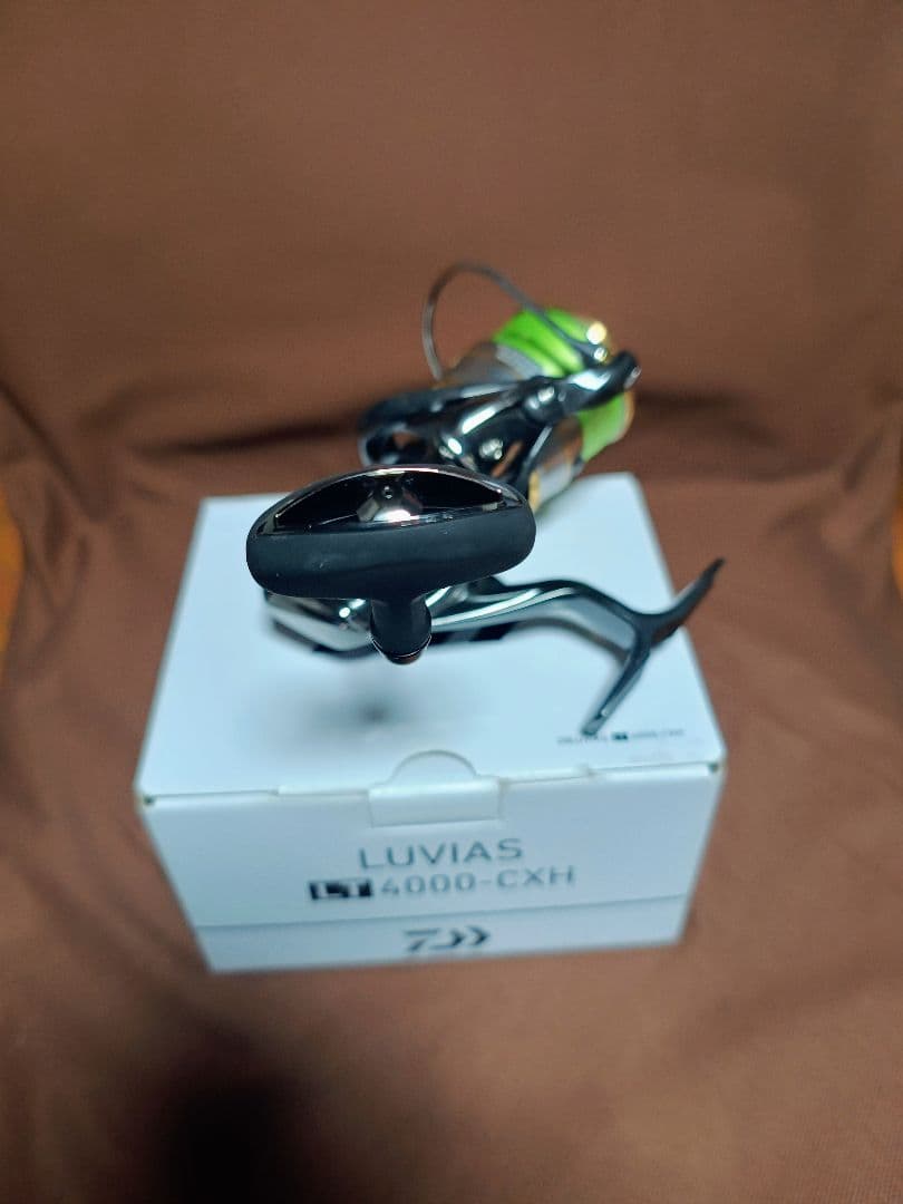ほぼ新品　ダイワ　20ルビアス　LUVIAS LT4000CXH