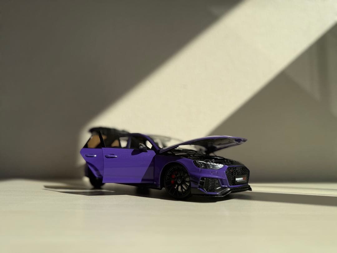 キロワークス 1/18 アウディ RS4