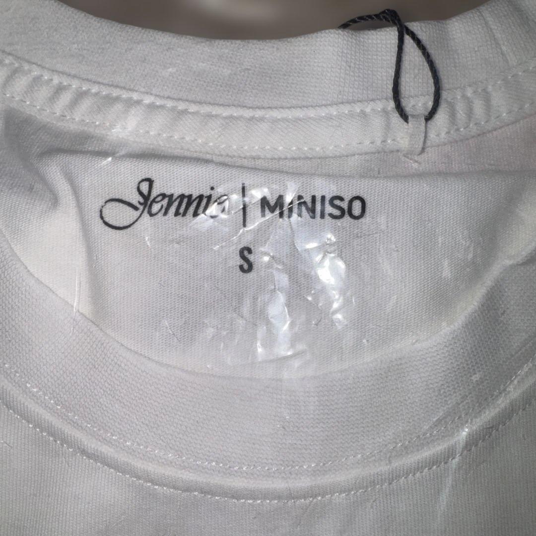 blackpink ジェニ　MINISO 中国　ポップアップ　tシャツ　文字　S