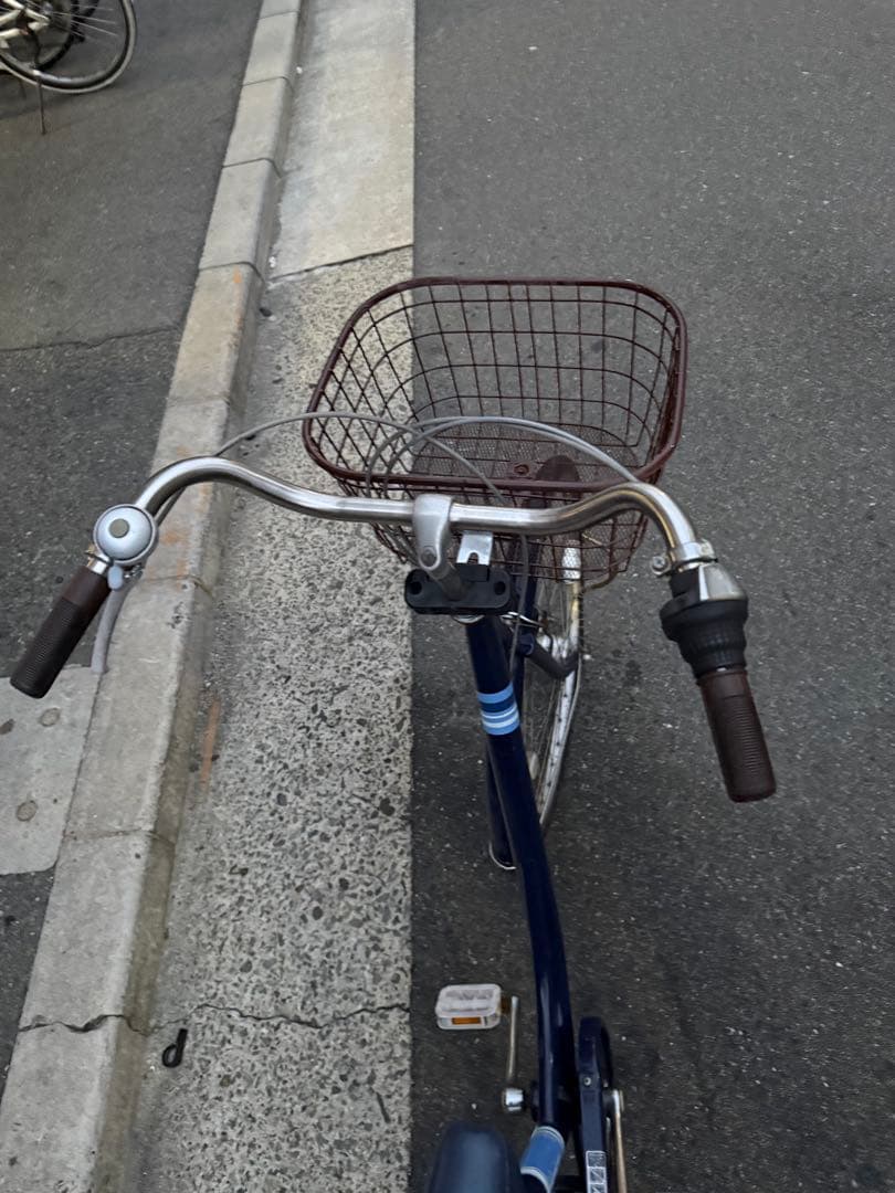 215 自転車 大阪市 【引取り限定】 美品 26インチ 変速付き